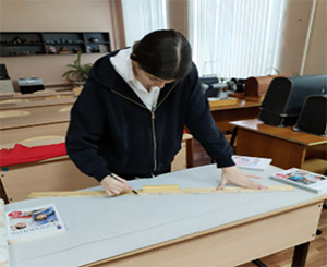 Выполнить конструирование и моделирование платья